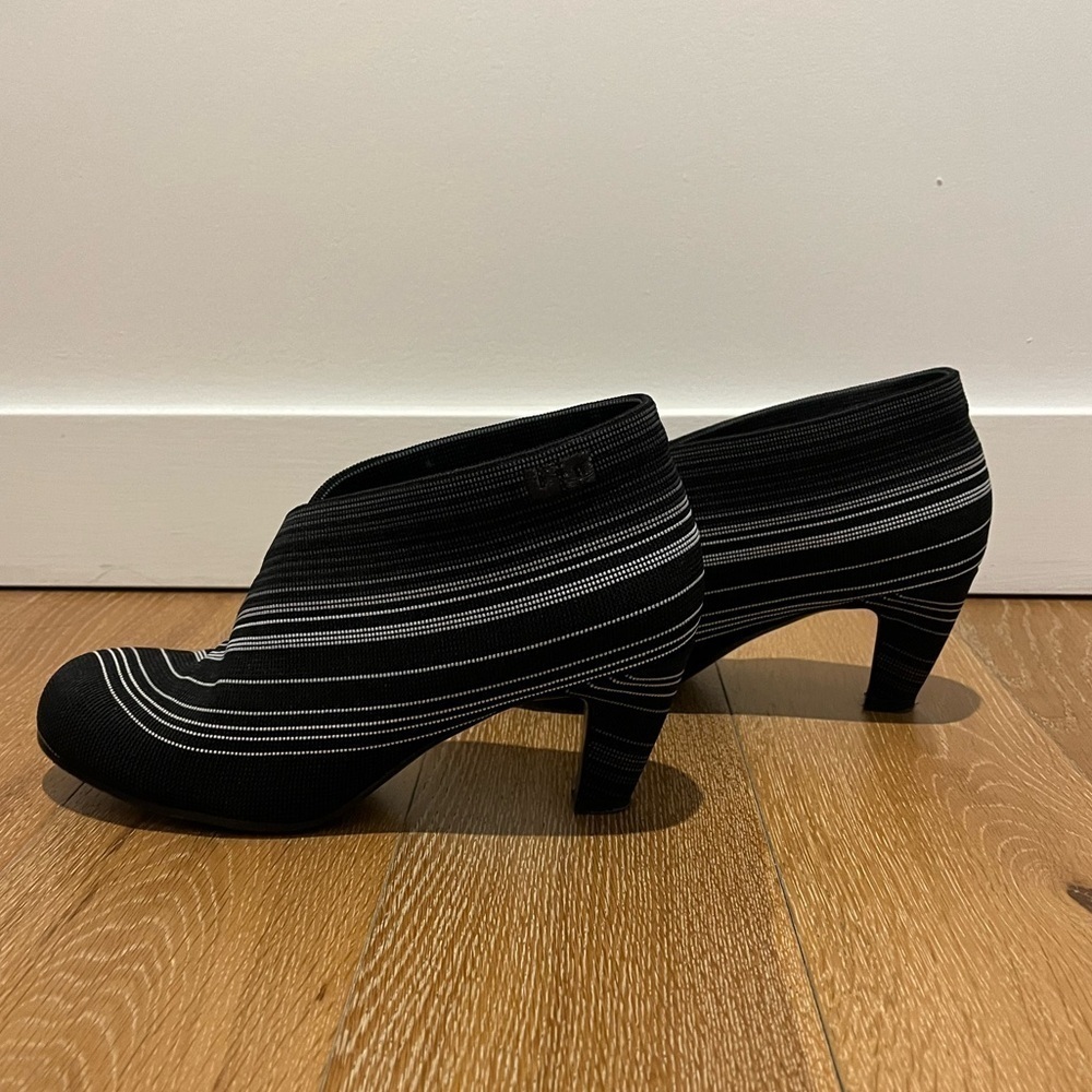 Black and white United Nude low heel ankle booties